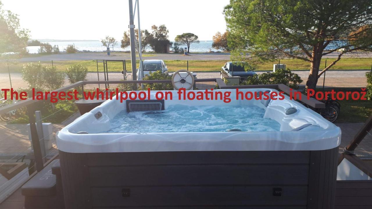 Floating House Sea Queen Portoroz Bagian luar foto